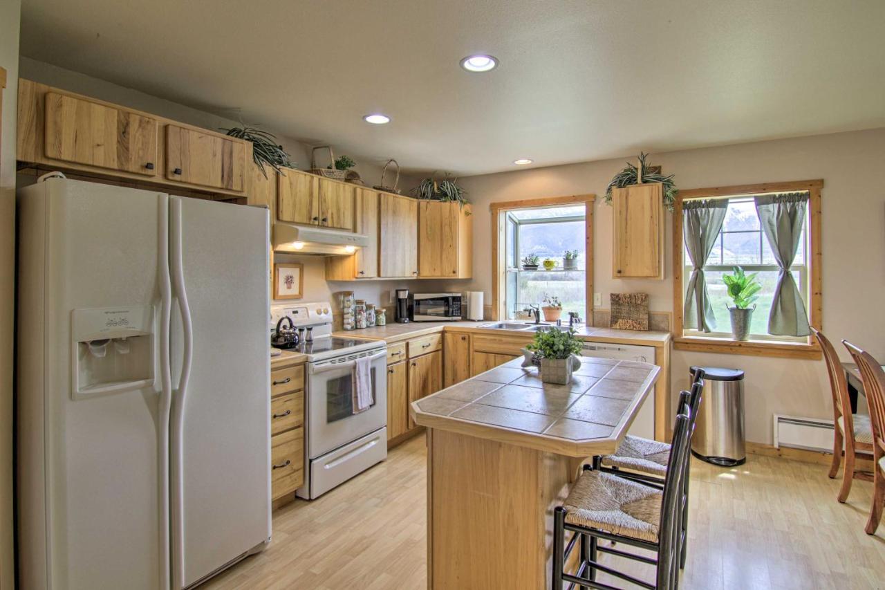 Airy Emigrant Townhome With Sweeping Mtn Views! Екстер'єр фото
